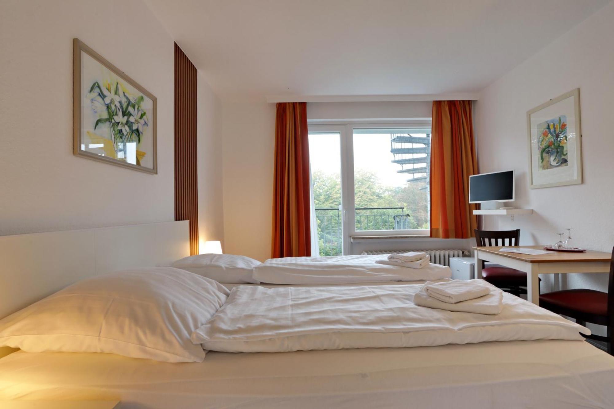 Hotel Am Park บราวน์ชไวก์ ภายนอก รูปภาพ